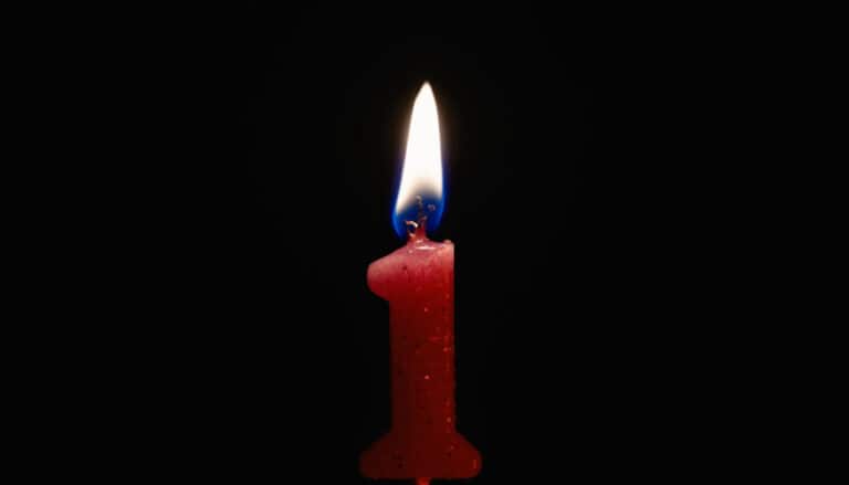 Image of red candle